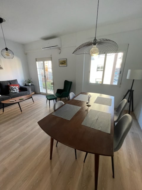 Porvenir 2 - Beautiful expat apartment for rent in Valencia - Dining table