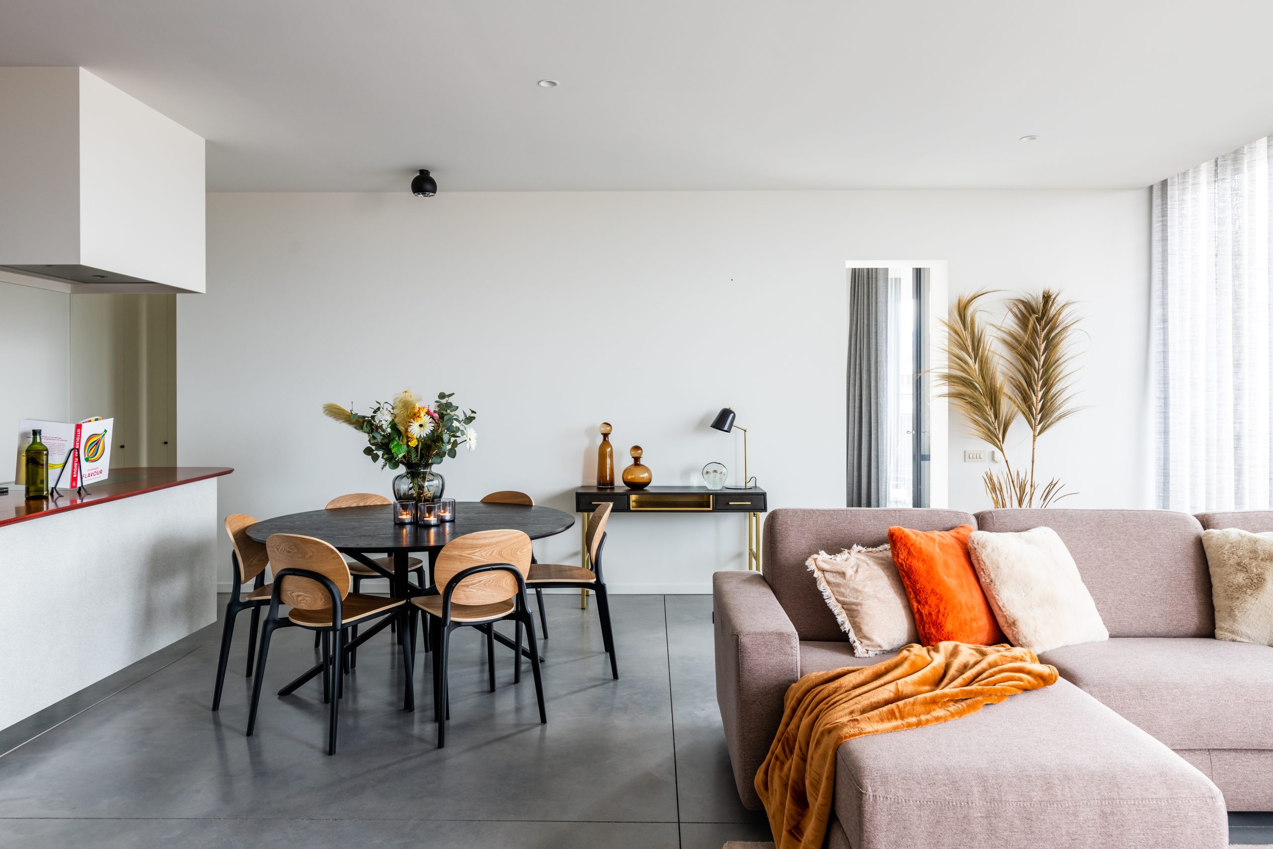 Livingroom 2-bedroom apartment in Brussels