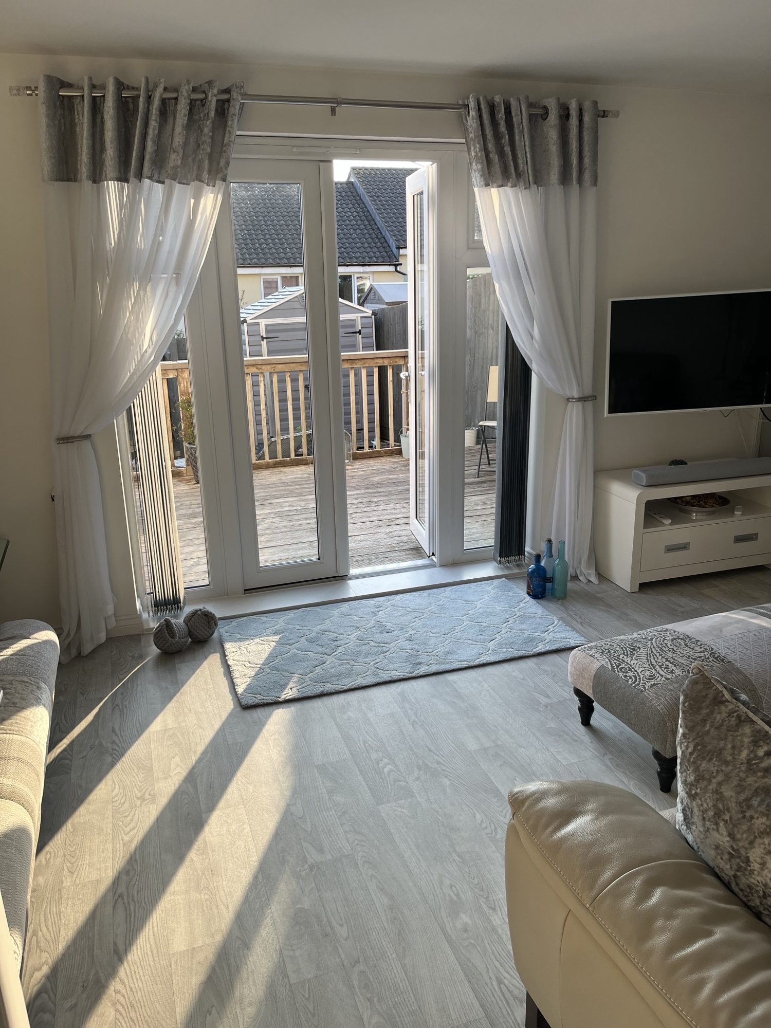 House for rent in Austell - livingroom