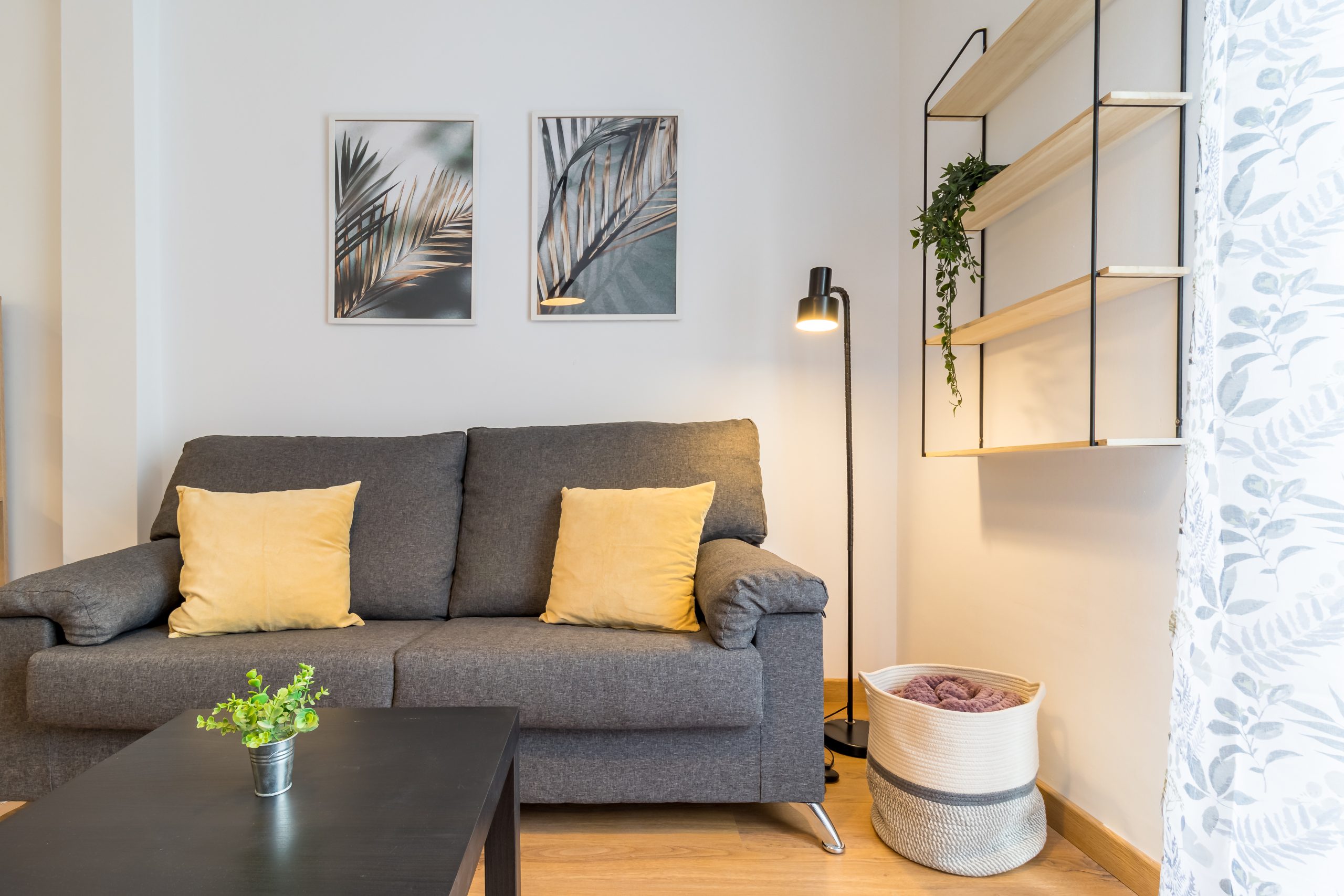 studio for rent in Santander - livingroom