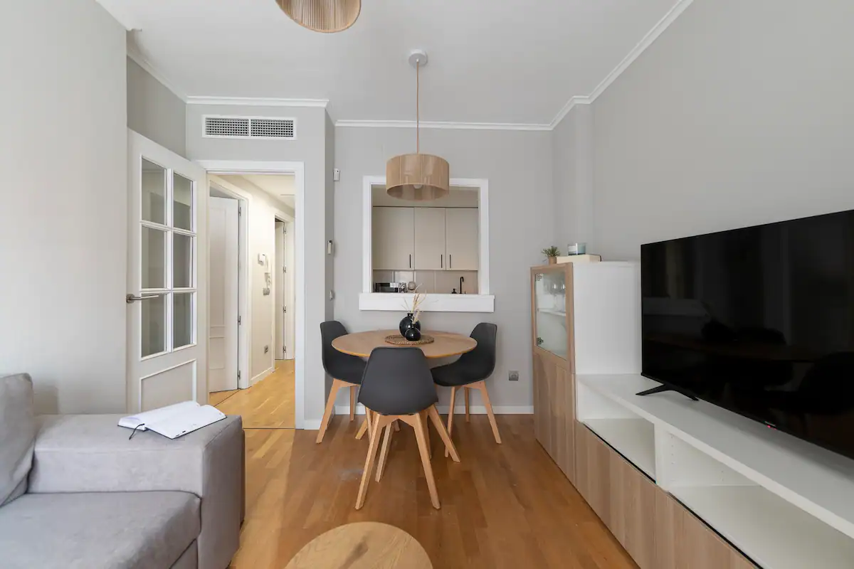 living room apartment for rent in madrid 4