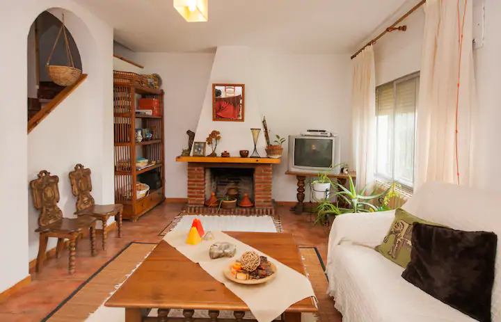 House for rent in Orgaz salon