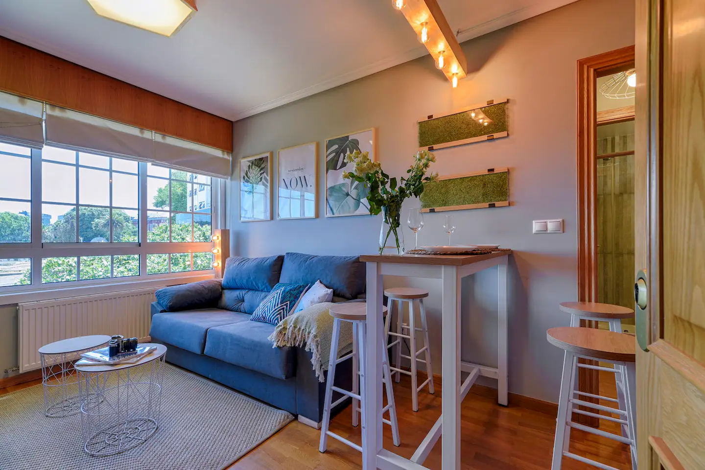 living room- 1 Bedroom apartment for rent in A Coruña 2