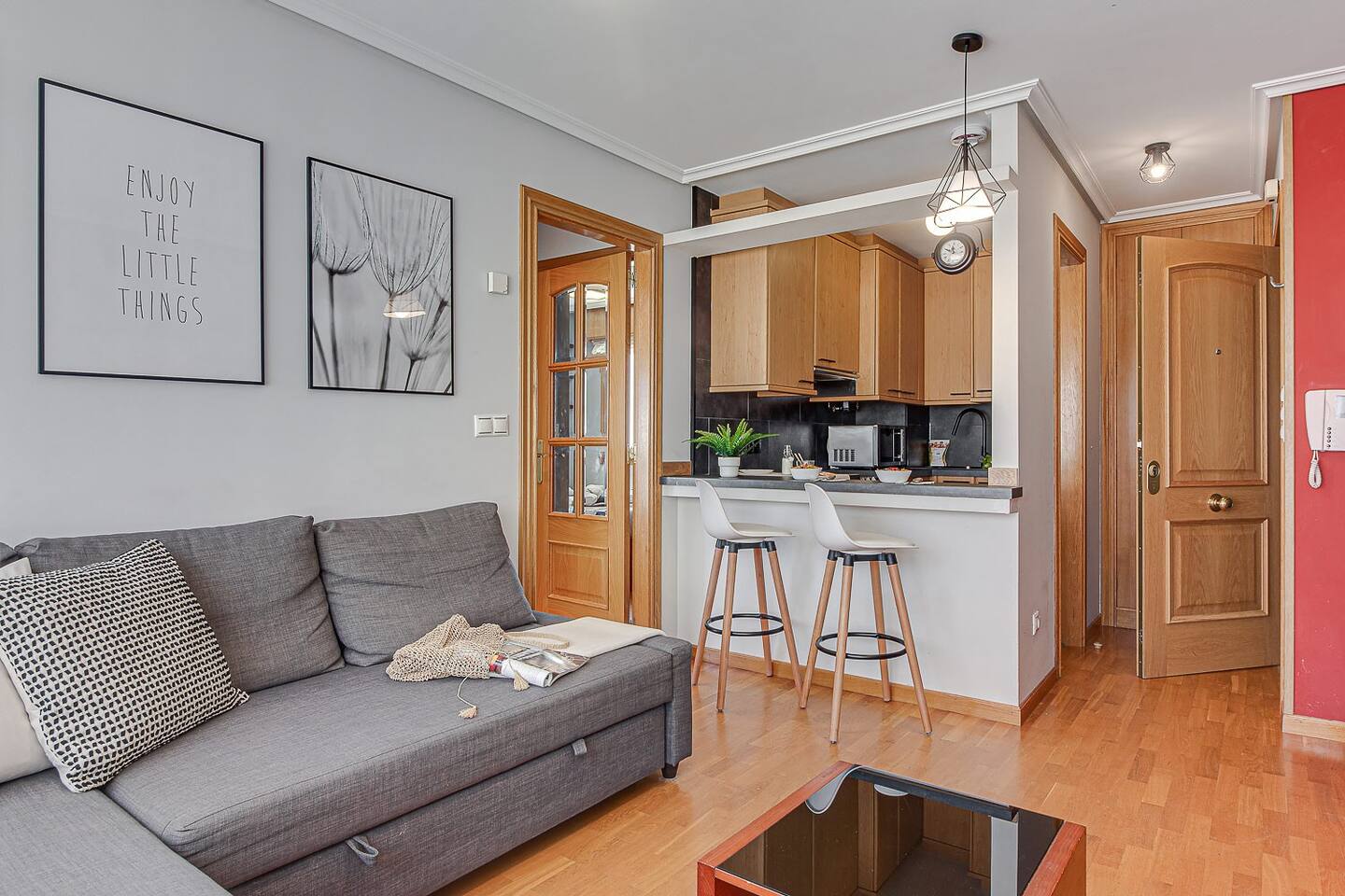 Living room - Amaro 2 - 2 Bedroom apartment for rent in A Coruña 2