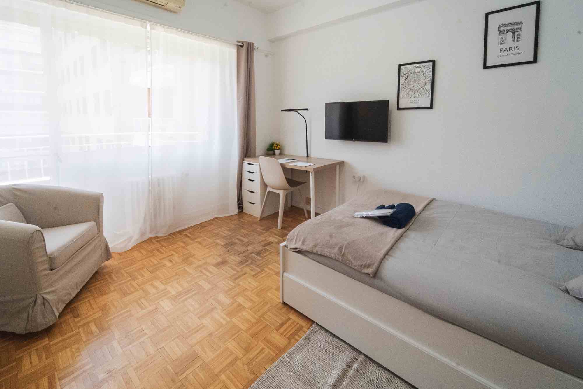 web paris angle 3.jpg