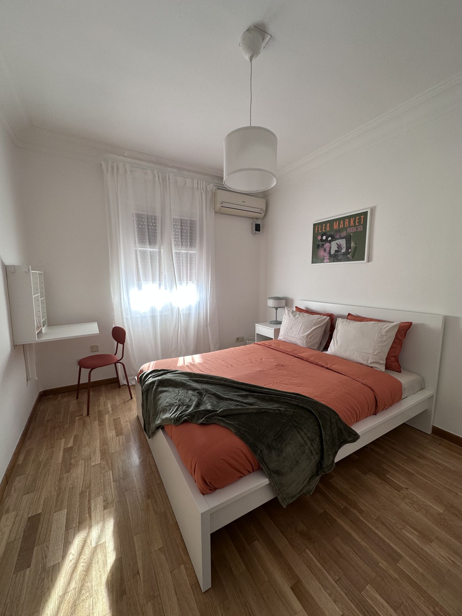 CALERO HAB SOL CON MANTA.jpg