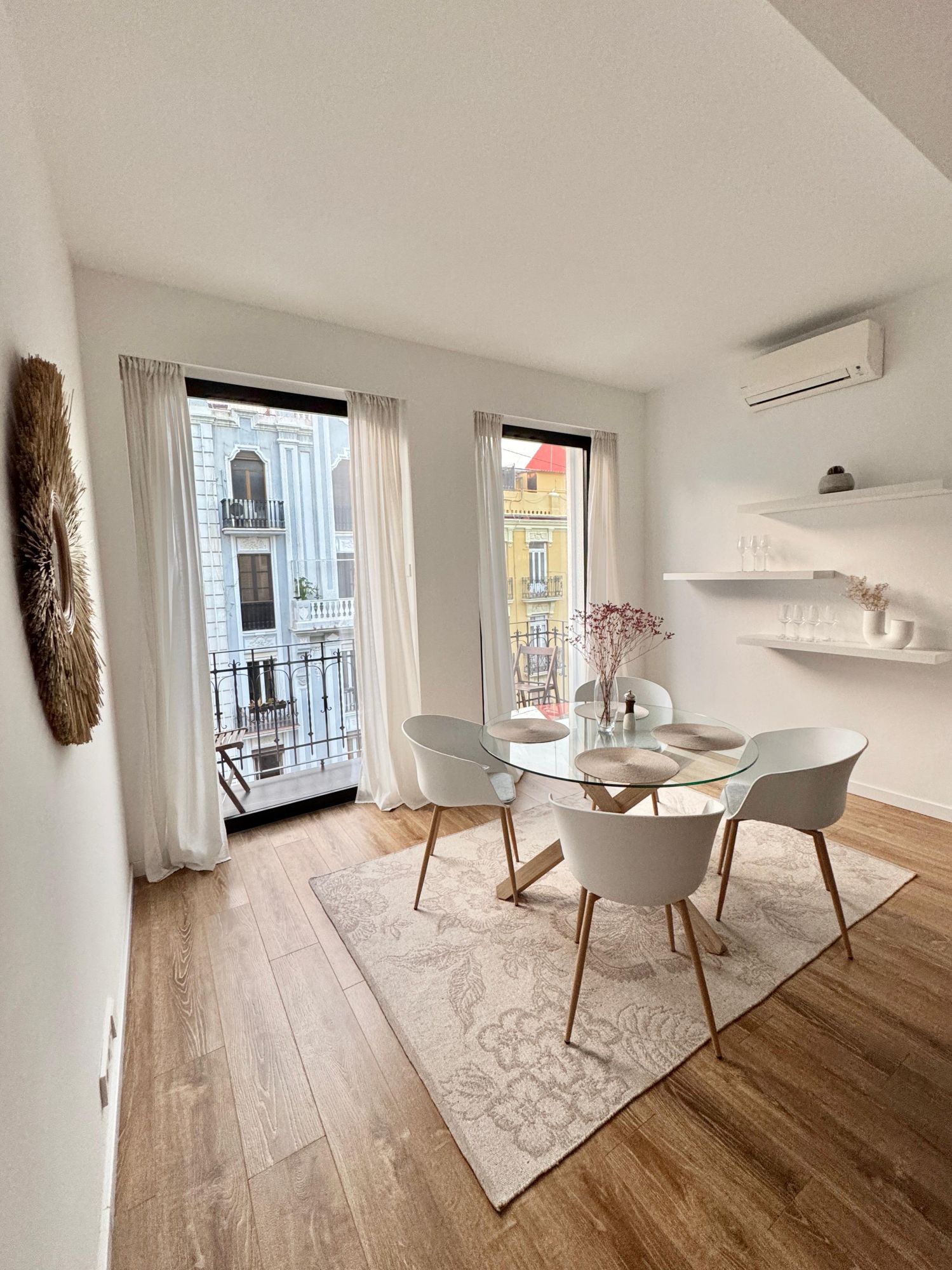 1 DINING AREA CORNER.jpg